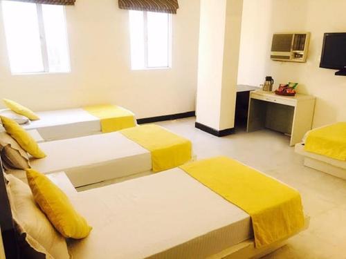 Your guide to finding the best PG hostels to stay at in Noida.